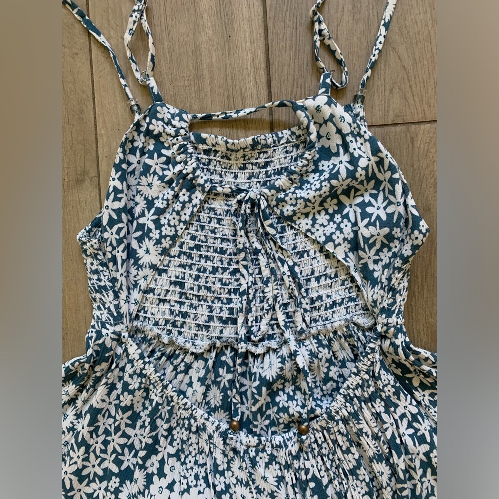 Women’s Foral Dress - Picture 4 of 8